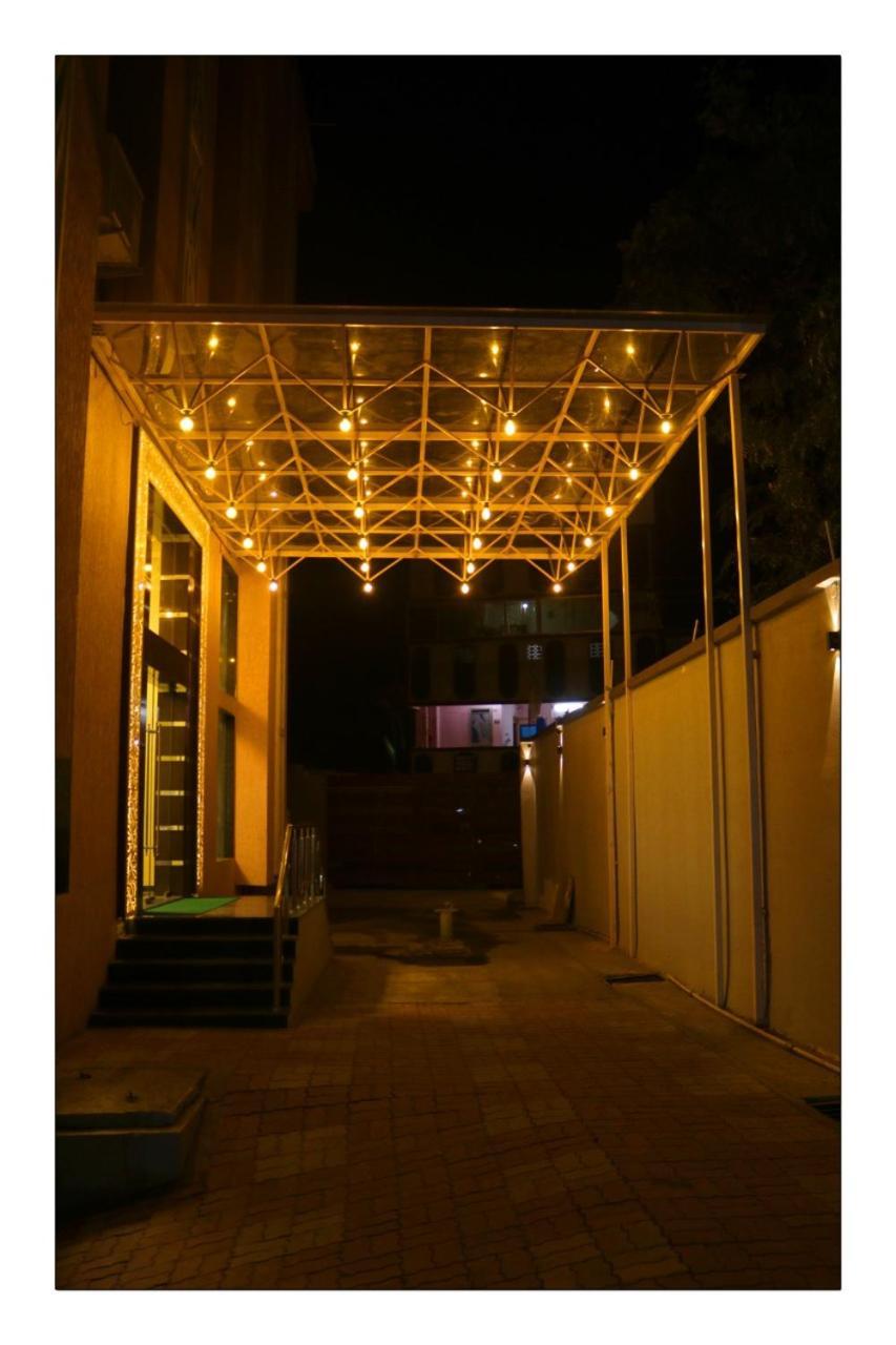 Hotel Grand Surya Kodarma Luaran gambar