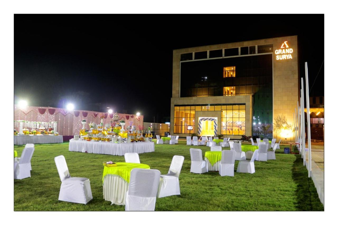 Hotel Grand Surya Kodarma Luaran gambar