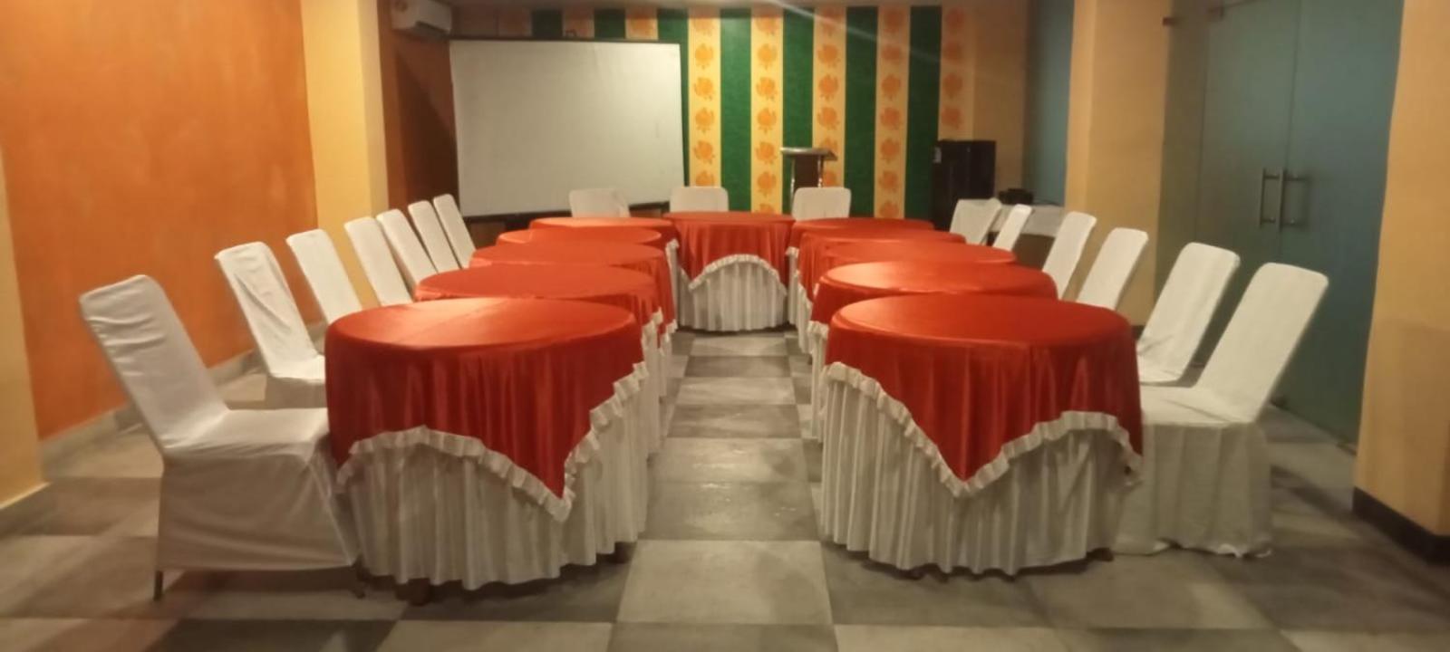 Hotel Grand Surya Kodarma Luaran gambar